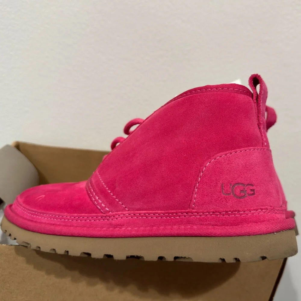UGG - Picture 3 of 3